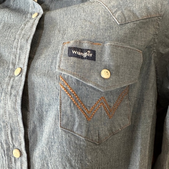 Wrangler button down shirt size S - Picture 2 of 5